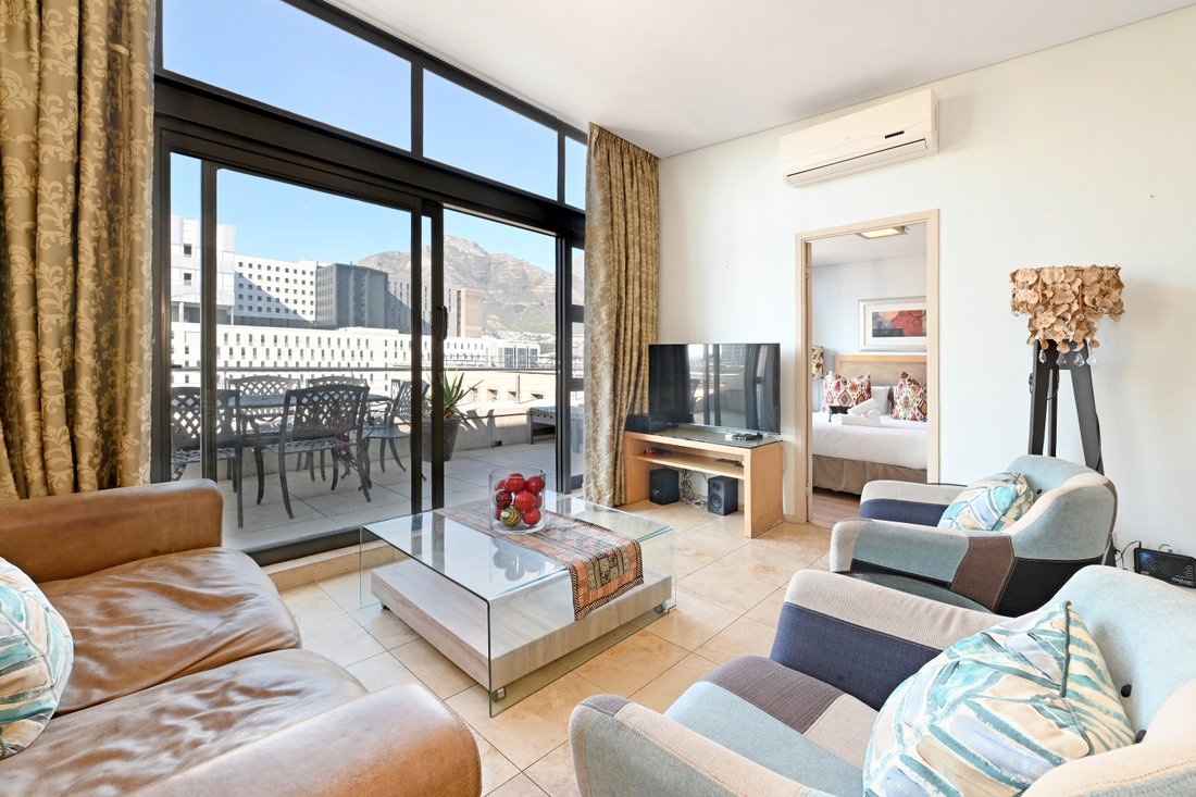 Apartment in City Centre, City Bowl, Cape Town 2 - 19116589