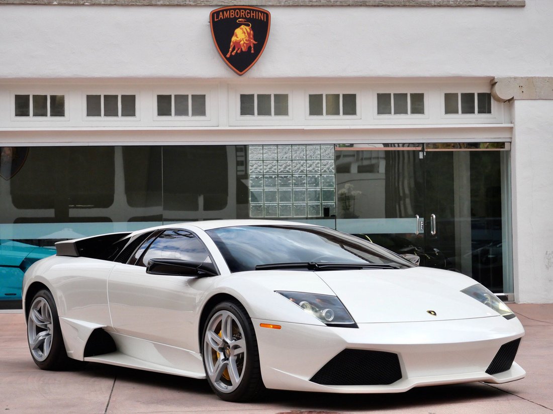 Coupe in Beverly Hills, CA, United States 1 - 19115742
