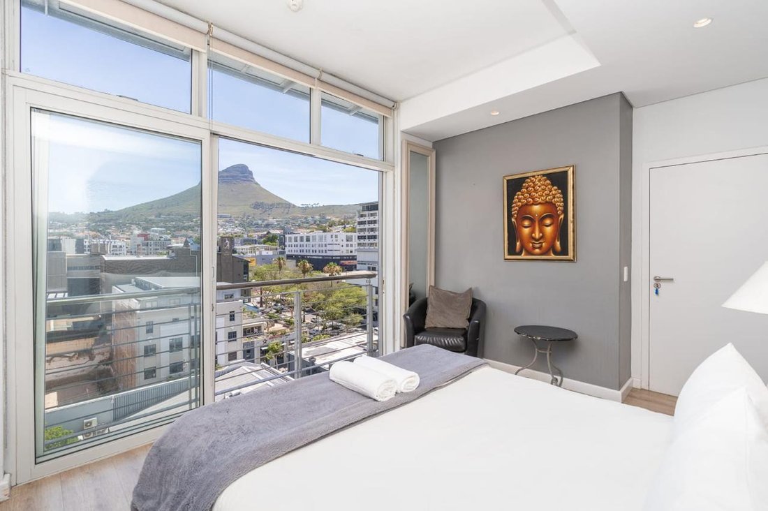 Apartment in City Centre, City Bowl, Cape Town 2 - 19116241