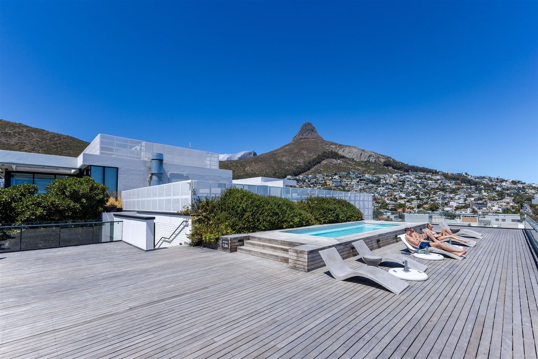 Apartment in Sea Point, Atlantic Seaboard, Cape Town 5 - 19116513