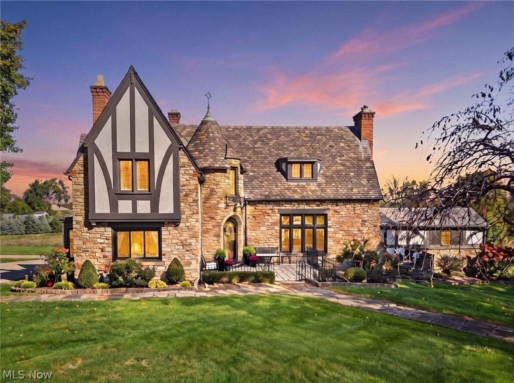 House in Independence, Ohio, United States 2 - 19110666