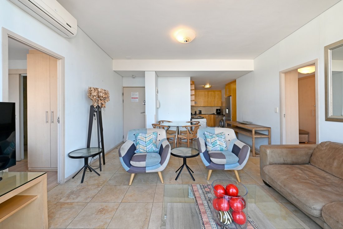 Apartment in City Centre, City Bowl, Cape Town 4 - 19116589