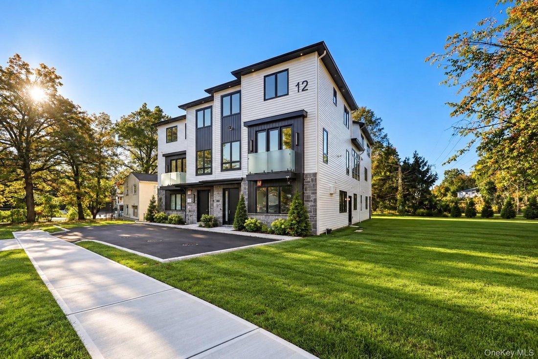 Condo in Spring Valley, New York, United States 3 - 19114218
