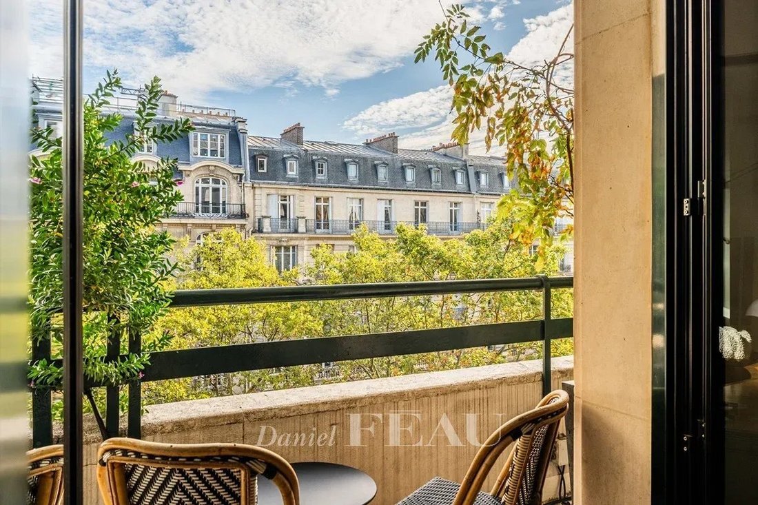 Apartment in Saint Thomas d'Aquin, Paris 7e Arrondissement, Paris 3 - 19119080