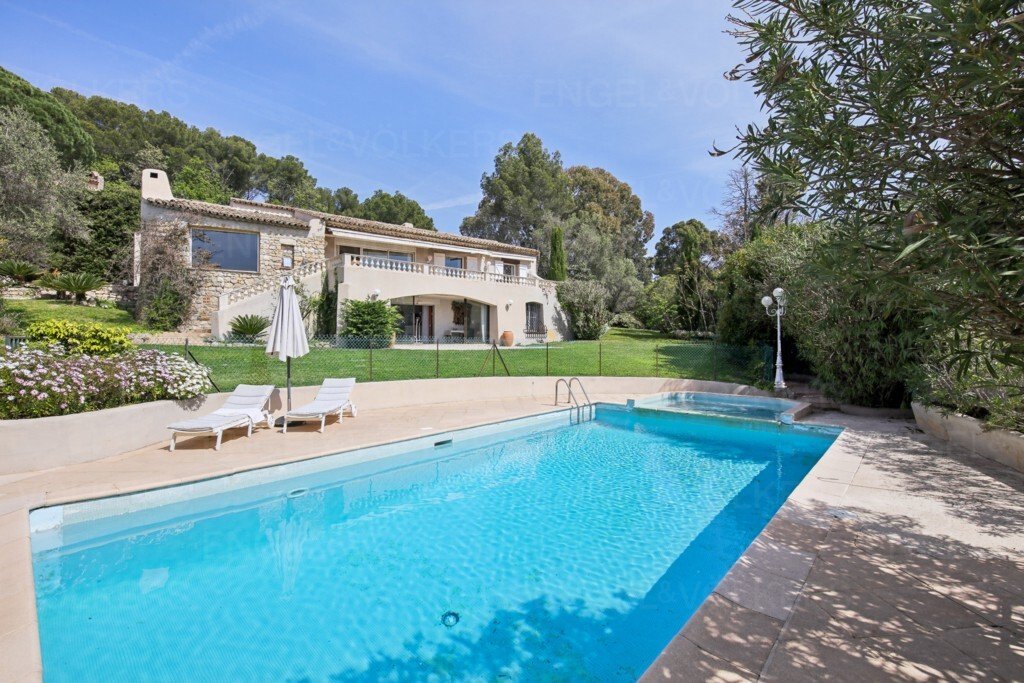 Casa en Mougins, Provenza-Alpes-Costa Azul, Francia 1 - 19120194