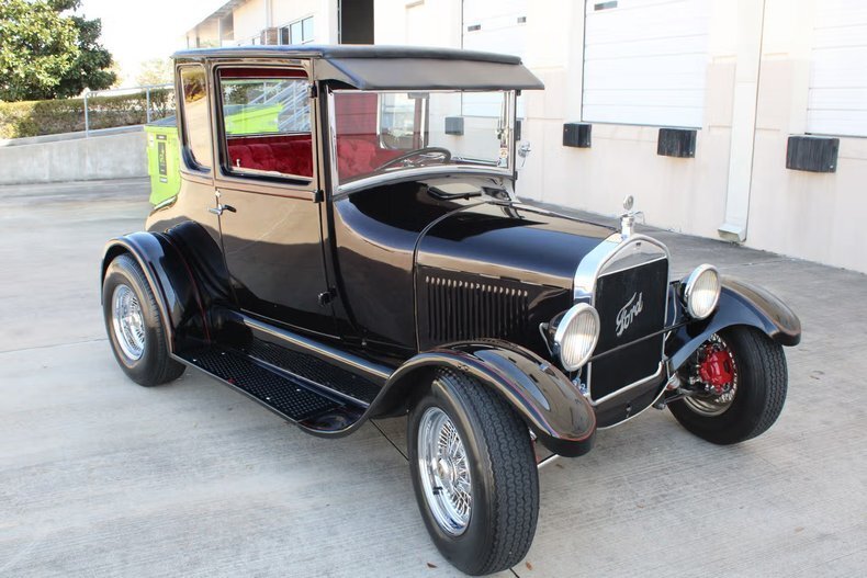 Coupe in Glendale, United States 1 - 19118107