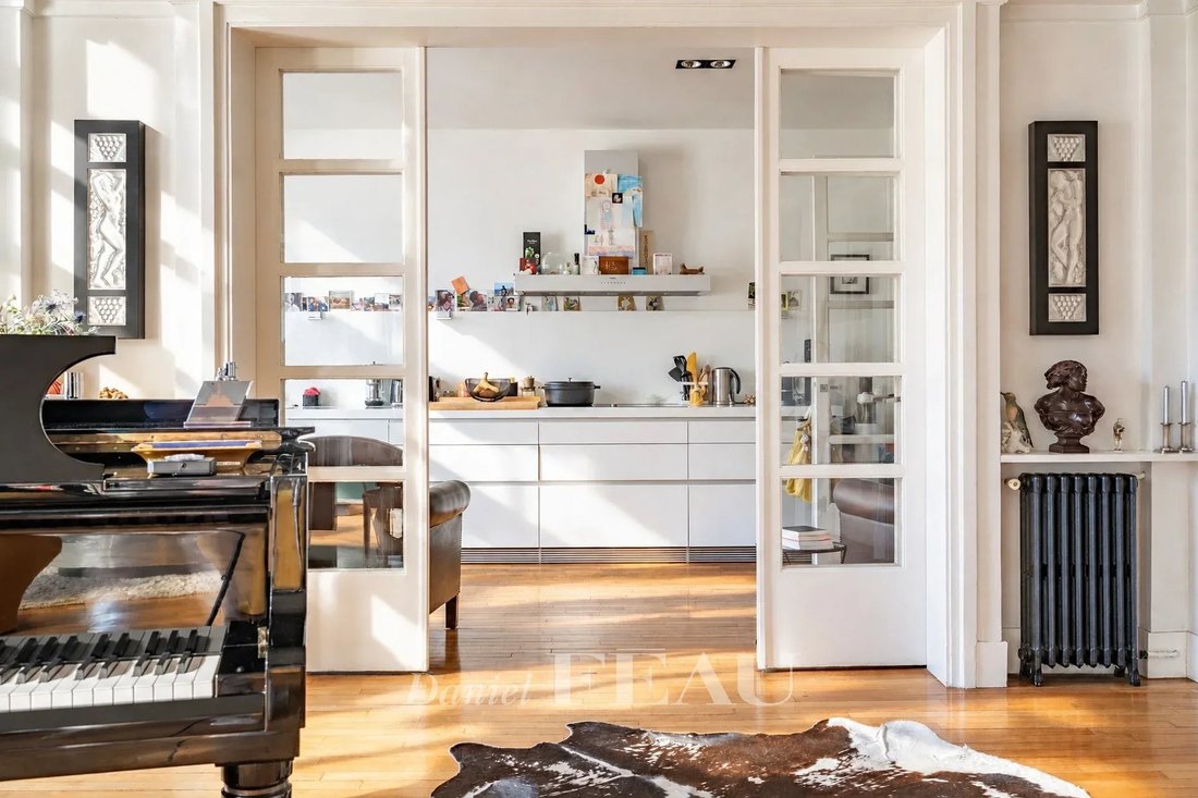 Apartment in Saint Thomas d'Aquin, Paris 7e Arrondissement, Paris 5 - 19119080