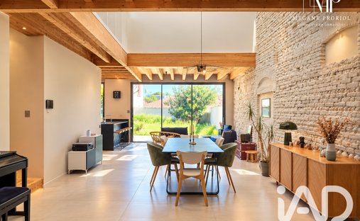 Maison à Le Village, Launaguet, France 1
