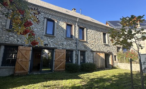 Farm Ranch in Ancelle, Provence-Alpes-Côte d'Azur, France 1
