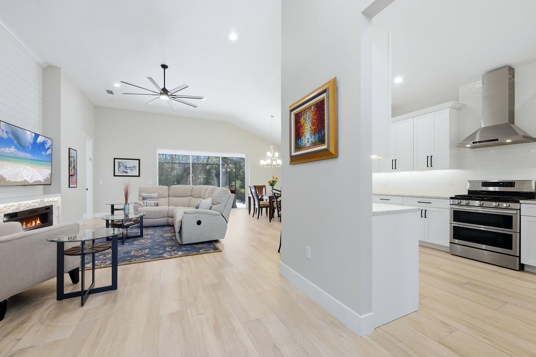 Bradenton, Florida, United States 4 - 19117659