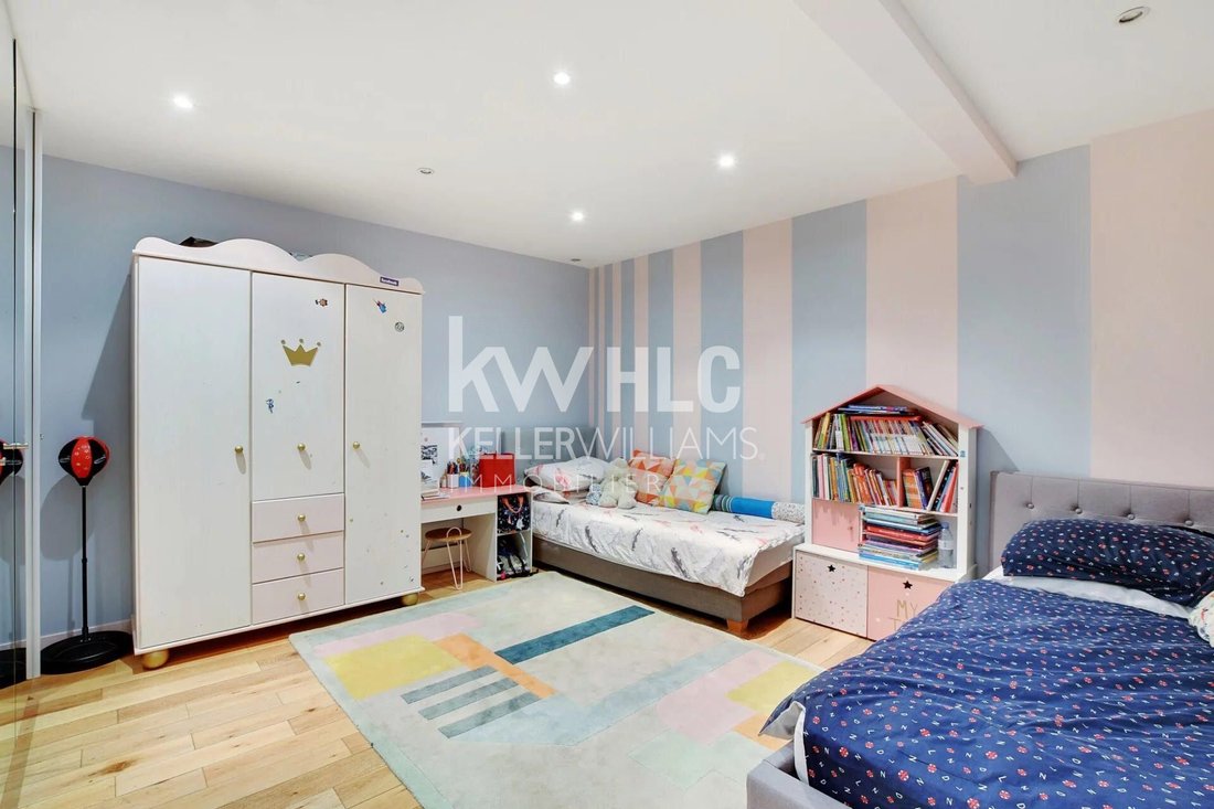Apartment in Invalides, Paris 7e Arrondissement, Paris 4 - 19117467