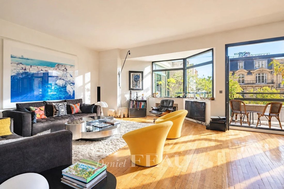 Apartment in Saint Thomas d'Aquin, Paris 7e Arrondissement, Paris 2 - 19119080