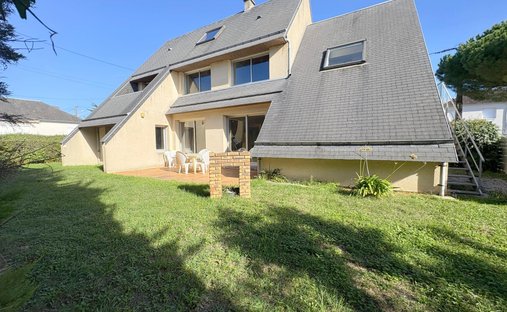 Casa a Jullouville, Normandia, Francia 1