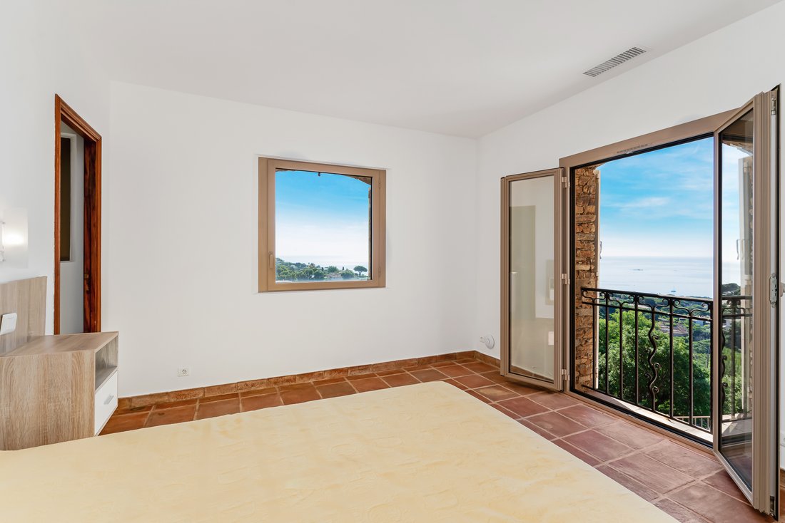 Maison à Nartelle-Noyer-Bellevue-bd des Sardinaux, Sainte-Maxime, France 4 - 19119270
