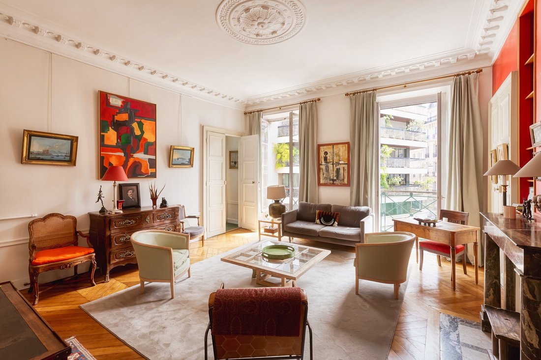 Apartment in Odéon, Paris 6e Arrondissement, Paris 4 - 19117639