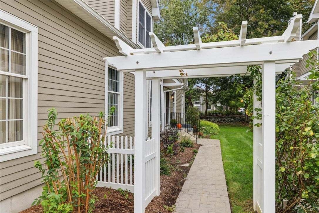 Condo in Bristol, Rhode Island, United States 2 - 19117781