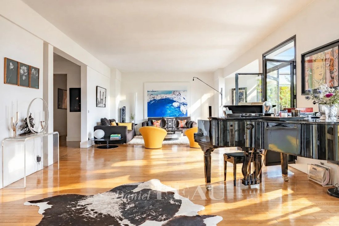 Apartment in Saint Thomas d'Aquin, Paris 7e Arrondissement, Paris 4 - 19119080