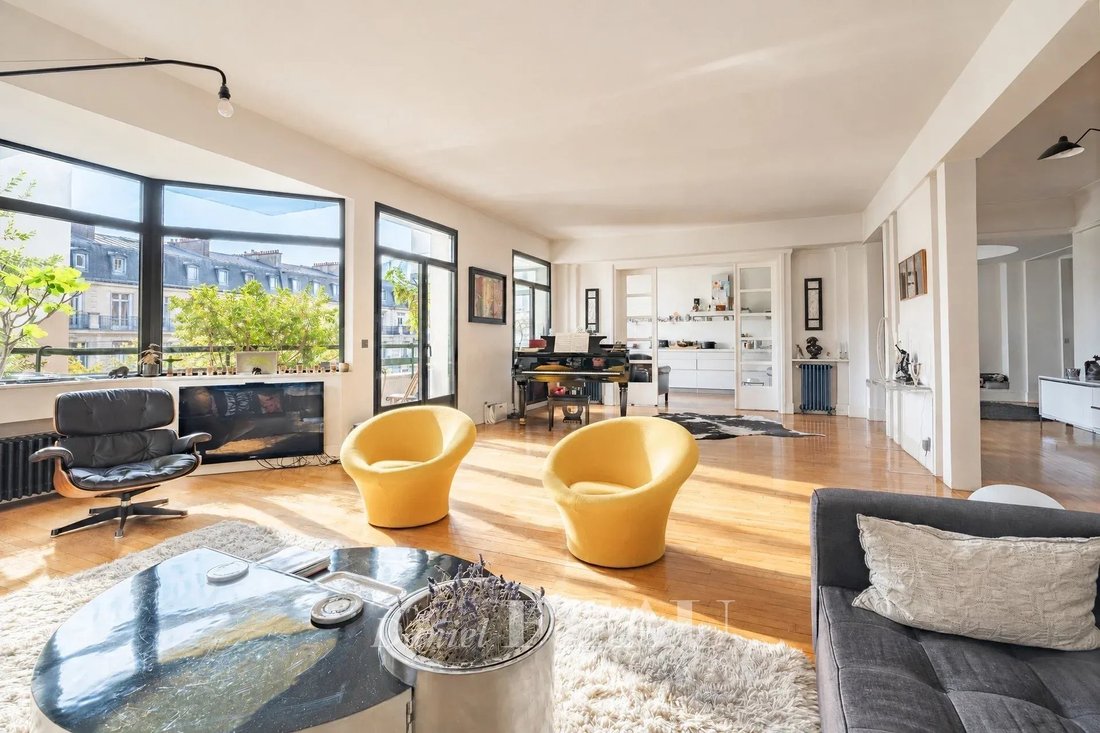 Apartment in Saint Thomas d'Aquin, Paris 7e Arrondissement, Paris 1 - 19119080