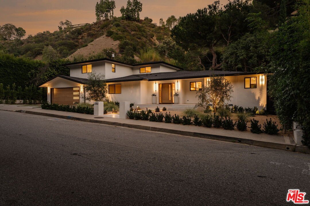 House in Los Angeles, California, United States 1 - 19119471