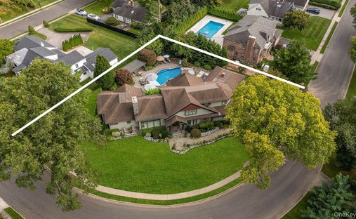 Haus in Roslyn Heights, New York, Vereinigte Staaten 1