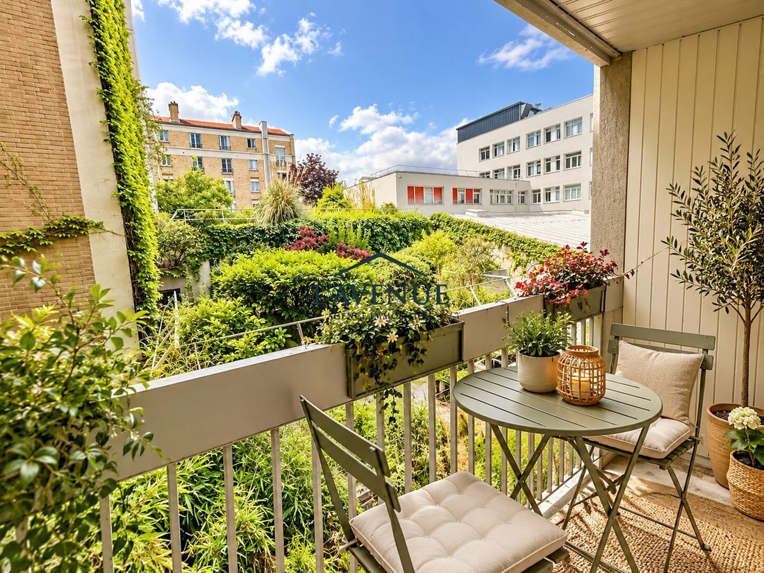 Apartment in Violet Commerce, Paris 15e Arrondissement, Paris 1 - 19117504