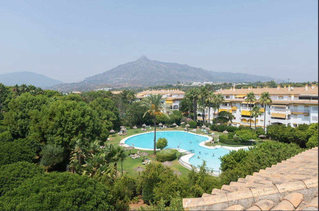 Penthouse en Nueva Andalucía, Marbella, España 1 - 19119274