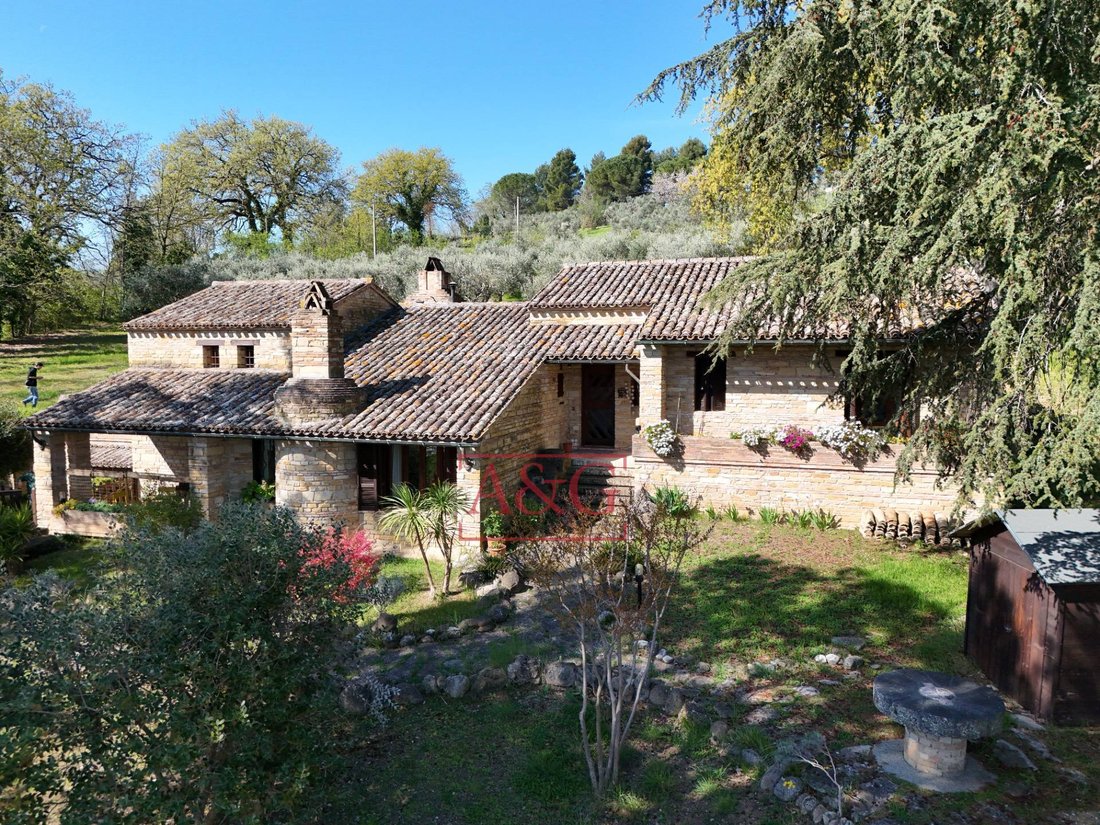 Landhaus in Falerone, Marken, Italien 4 - 19117163