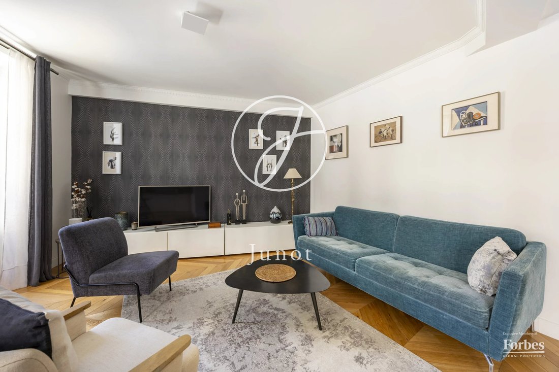 Apartment in Odéon, Paris 6e Arrondissement, Paris 3 - 19102456