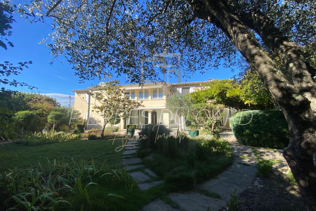 Villa in Uzès, Occitania, France 1 - 19118606
