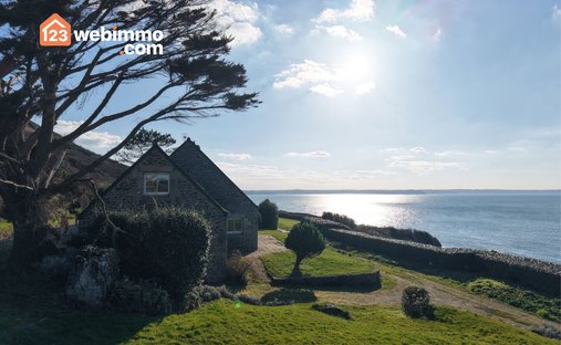Haus in Tredrez-Locquemeau, Bretagne, Frankreich 1