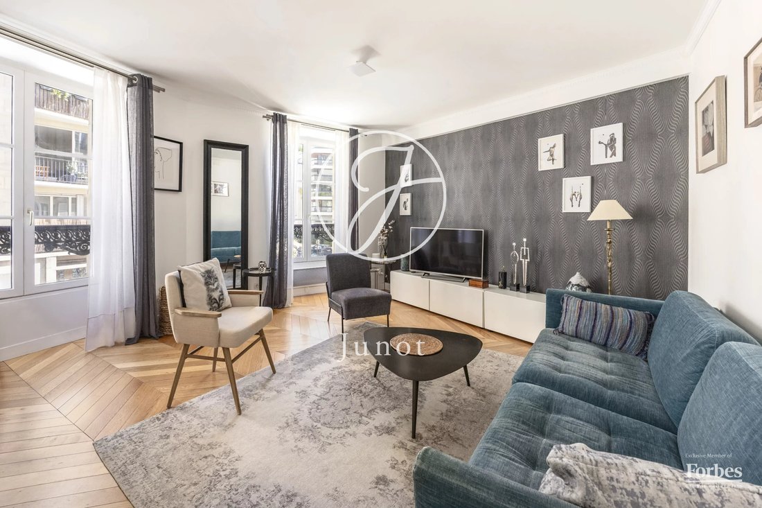 Apartment in Odéon, Paris 6e Arrondissement, Paris 1 - 19102456