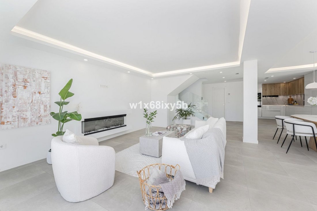 Villa in Nueva Andalucia, Marbella, Spain 5 - 19019090