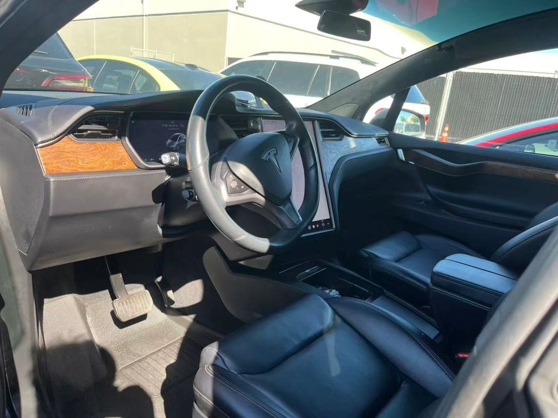 Suv in Costa Mesa, CA, United States 3 - 19119663