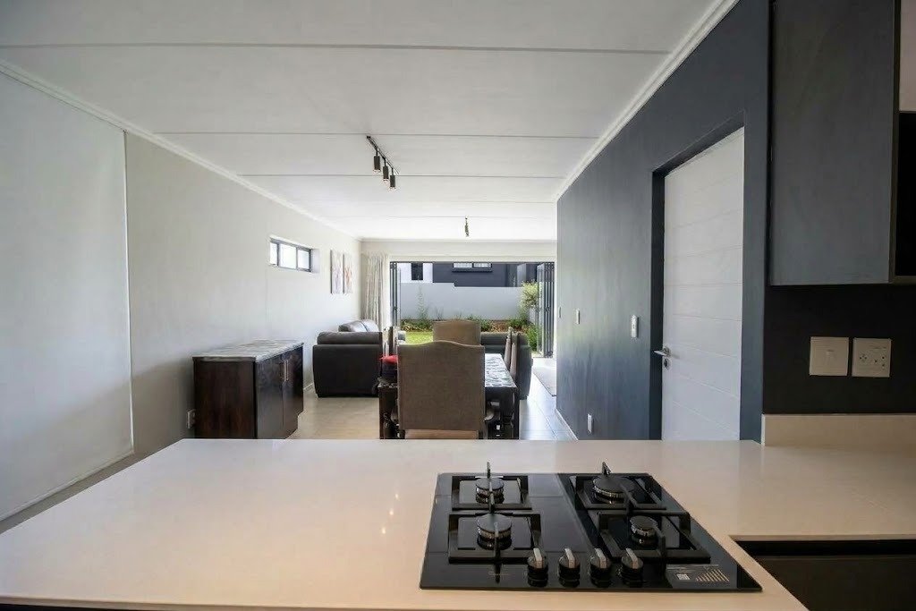Country House in Bryanston, Gauteng, South Africa 4 - 19119994