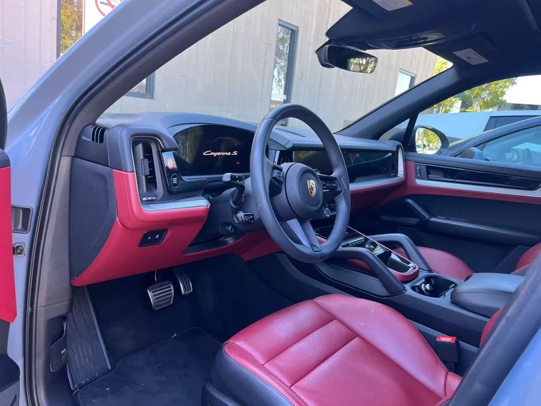 Suv in Costa Mesa, CA, United States 3 - 19119672