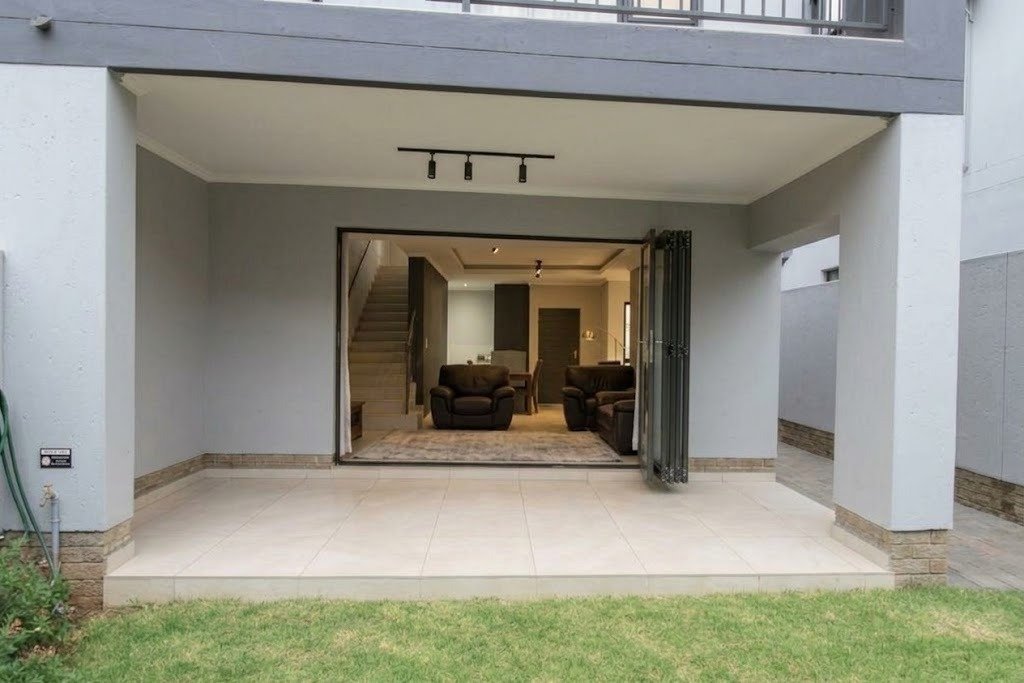 Country House in Bryanston, Gauteng, South Africa 1 - 19119994