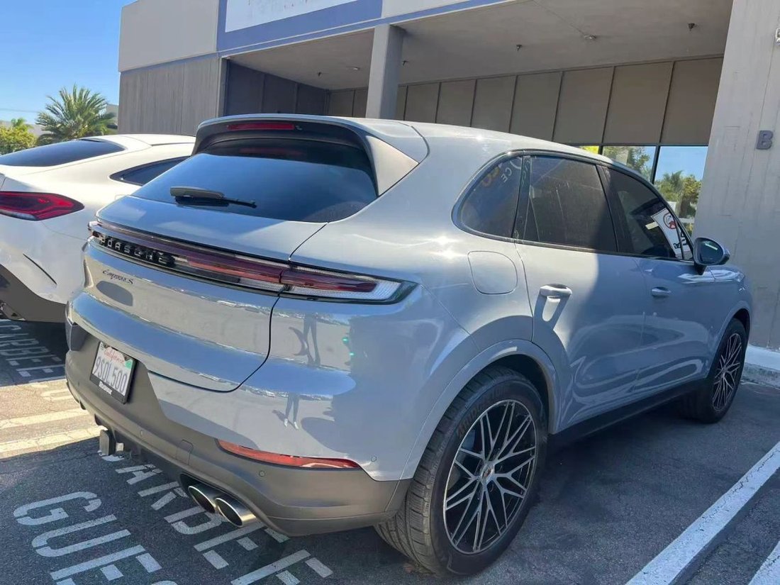 Suv in Costa Mesa, CA, United States 2 - 19119672