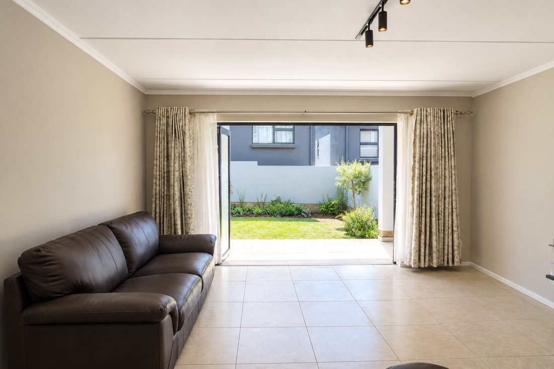 Country House in Bryanston, Gauteng, South Africa 2 - 19119994