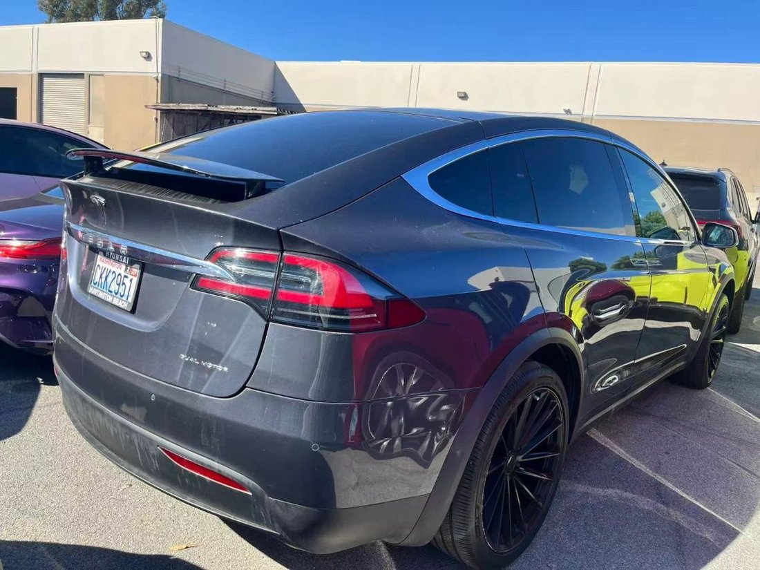 Suv in Costa Mesa, CA, United States 2 - 19119663