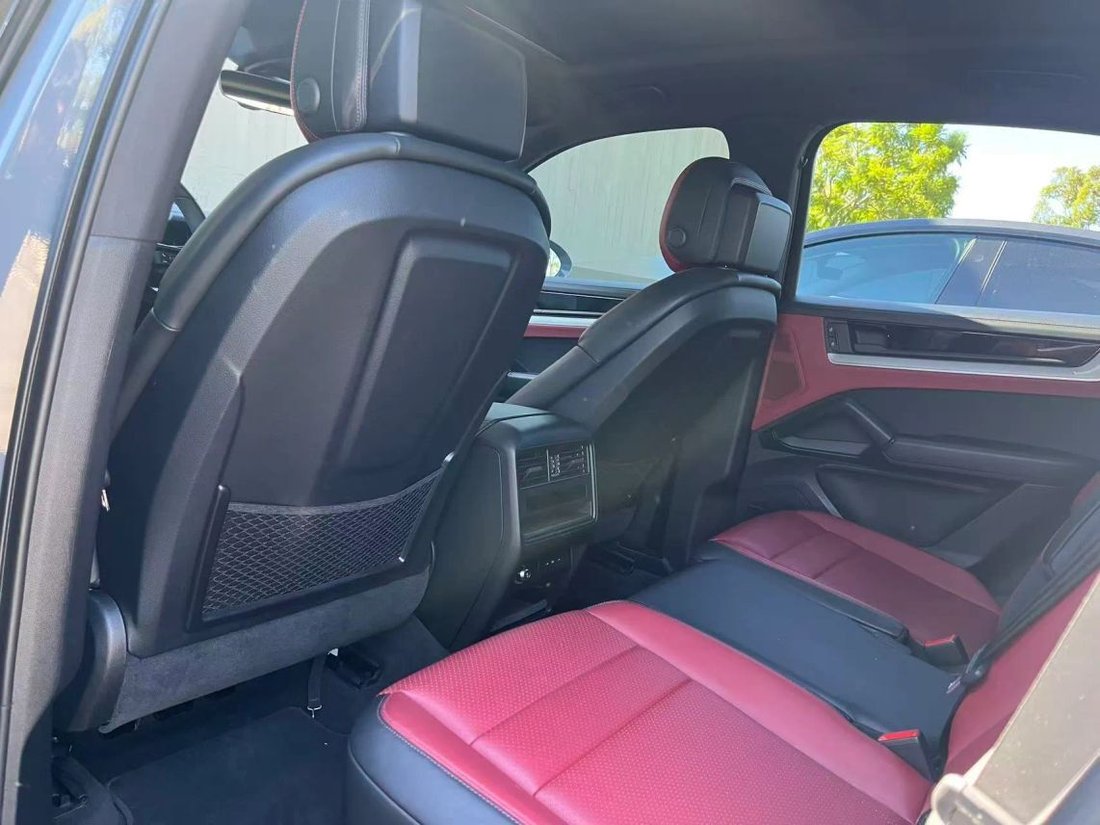 Suv in Costa Mesa, CA, United States 4 - 19119672