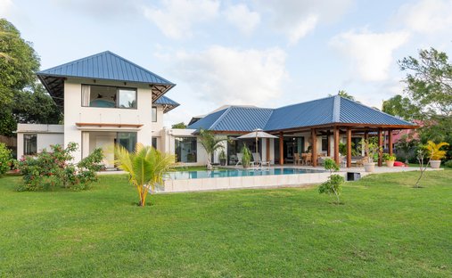 Villa in Poste de Flacq, Flacq, Mauritius 1