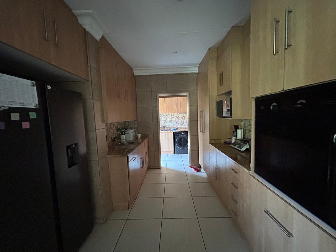 Anwesen in Morningside Manor, Sandton, Südafrika 3 - 19119987