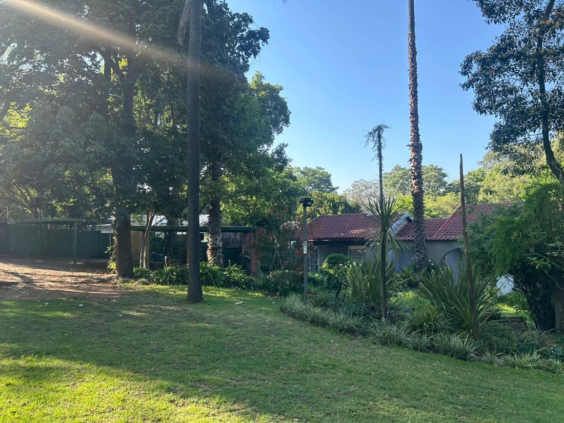 Anwesen in Morningside Manor, Sandton, Südafrika 1 - 19119987