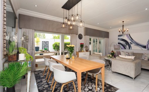 Townhouse in Bryanston, Gauteng, South Africa 1