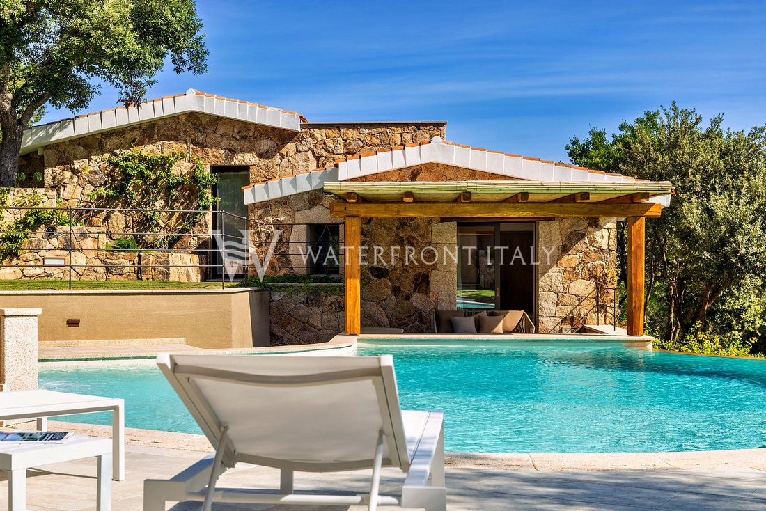 Villa à Arzachena, Sardaigne, Italie 1 - 19120195