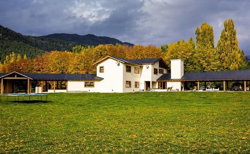 House in El Hoyo, Chubut Province, Argentina 1