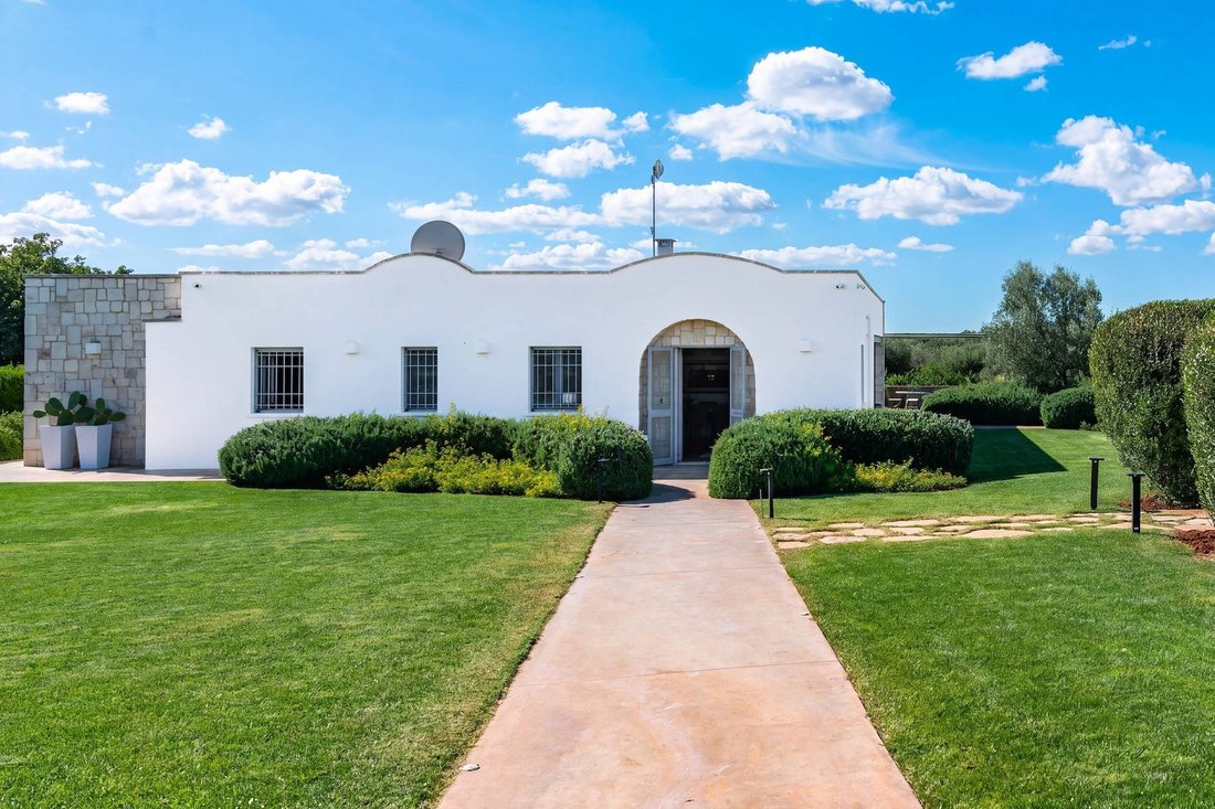 Casa en Ostuni, Apulia, Italia 1 - 19120358