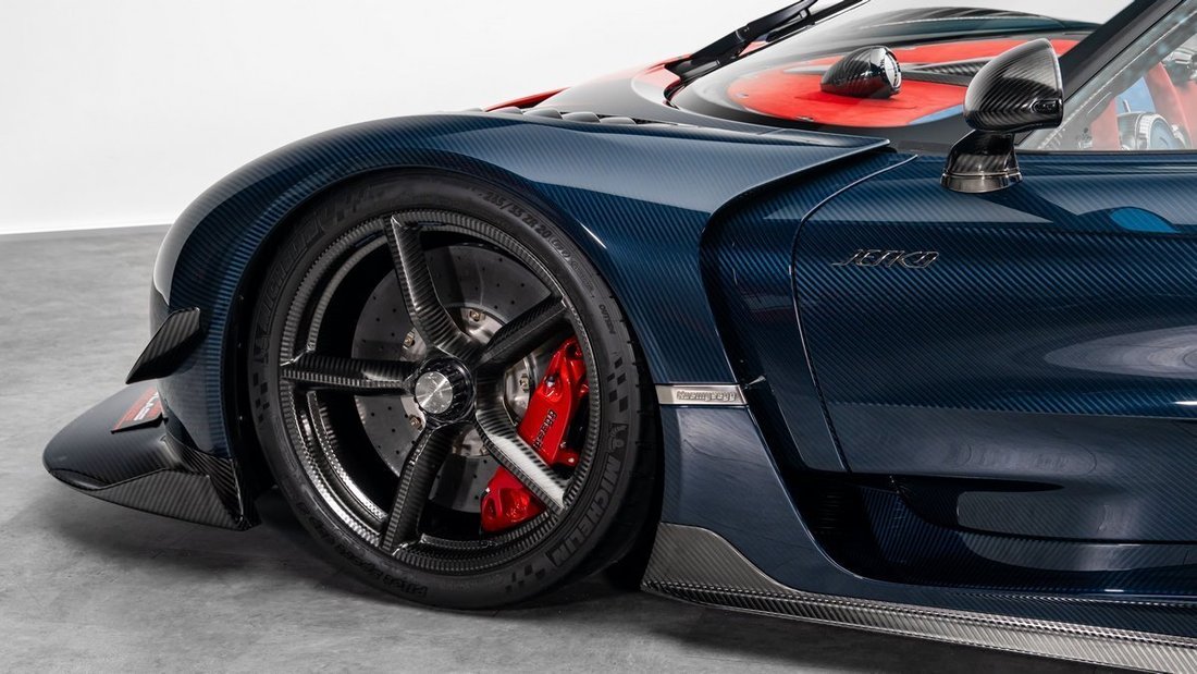 Roadster in Dubai, United Arab Emirates 5 - 19128441
