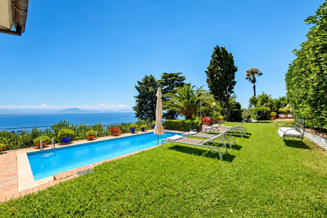 Villa in Vietri sul Mare, Kampanien, Italien 1 - 19130553