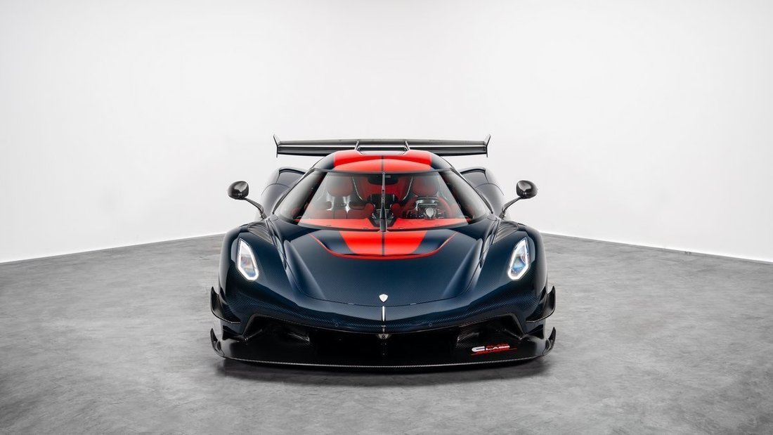 Roadster in Dubai, United Arab Emirates 3 - 19128441